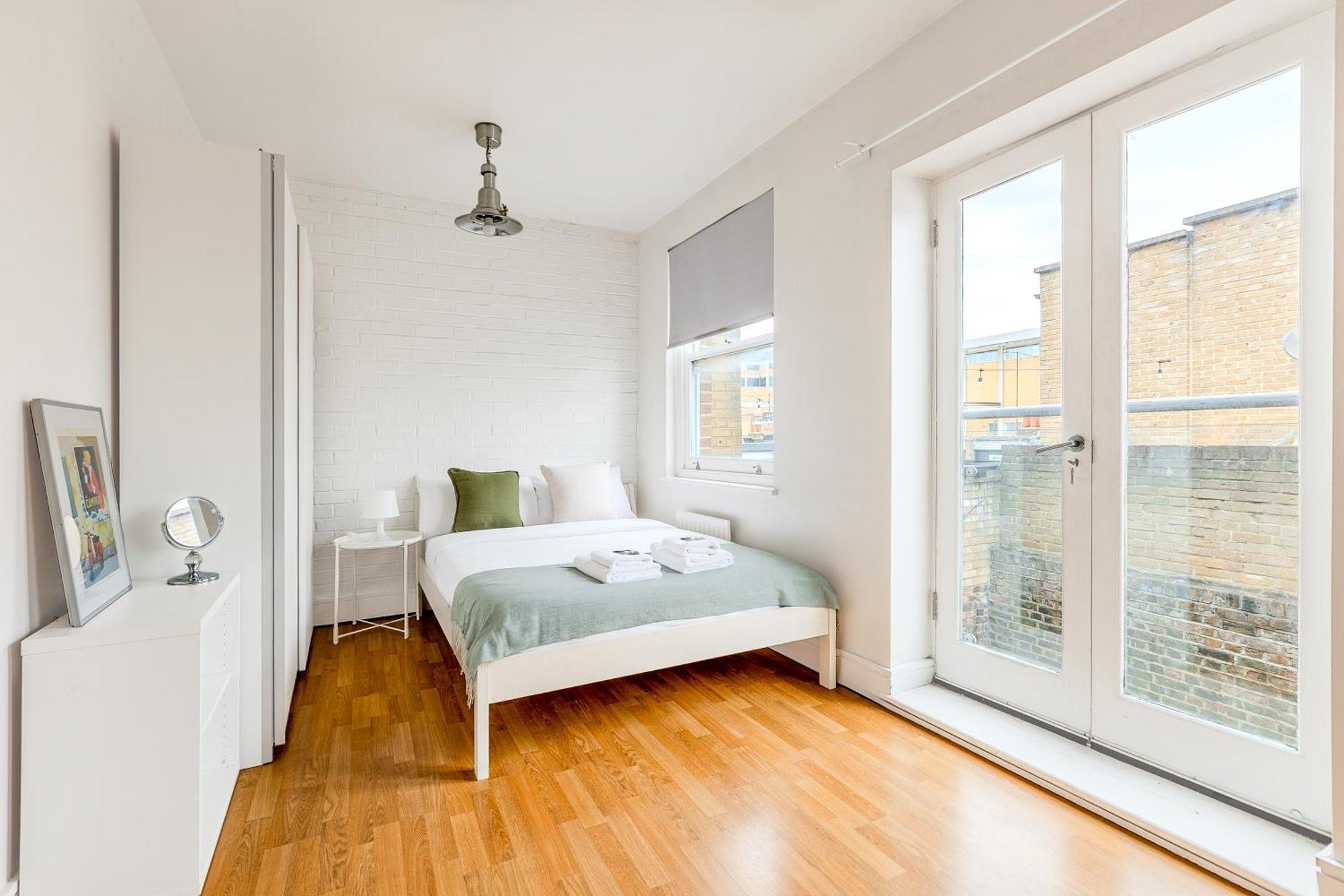 Lit & Airy In Vibrant Spitalfields Appartamento