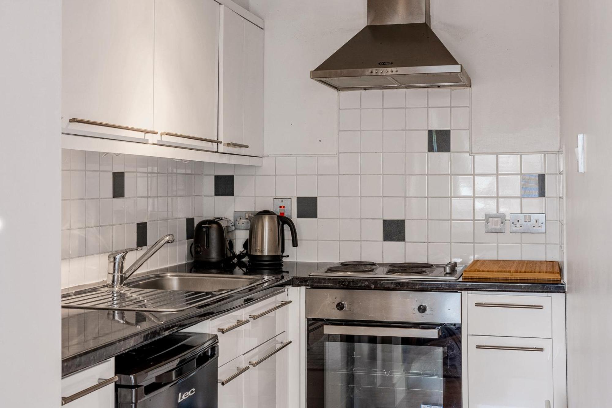 Lit & Airy In Vibrant Spitalfields