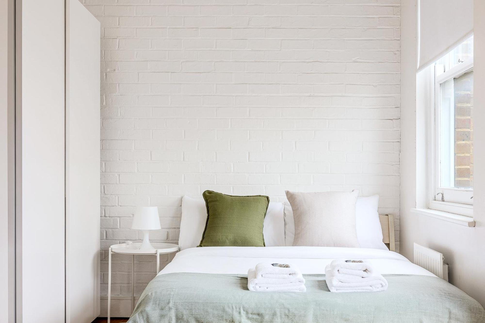 Lit & Airy In Vibrant Spitalfields *